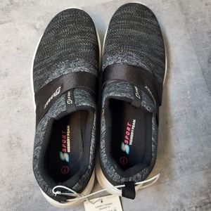 Slip on running shoes